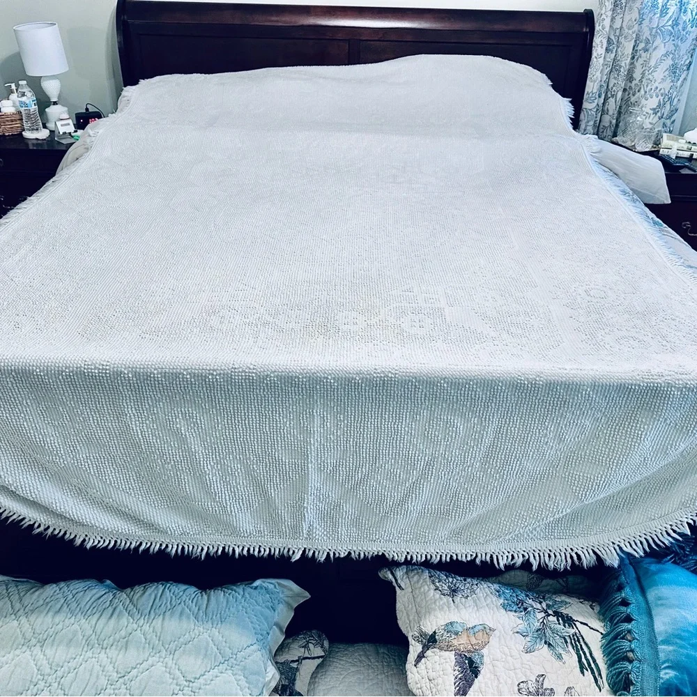 Vintage White Martha Washington Hobnail bedspread.
